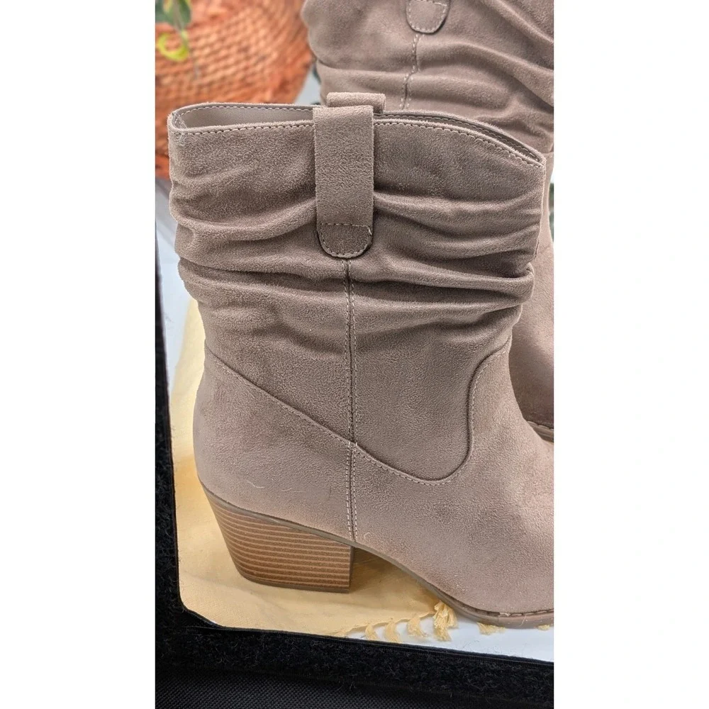 Women's Size 8 Taupe Slouch Ankle Boots Boho Western Rustic Chic Suede Look NEW